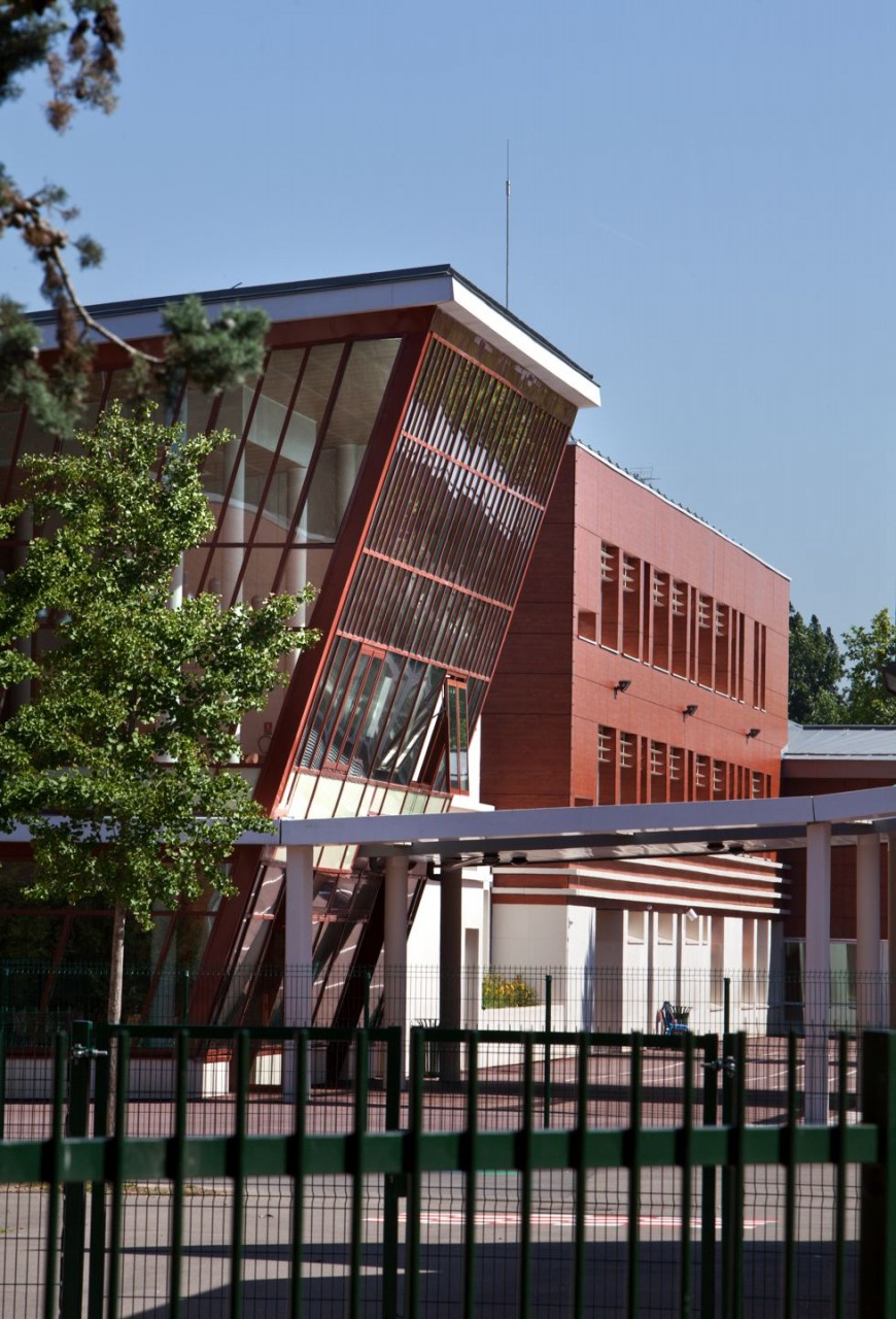 Cité scolaire Louis Hachette, Le Plessis-Robinson