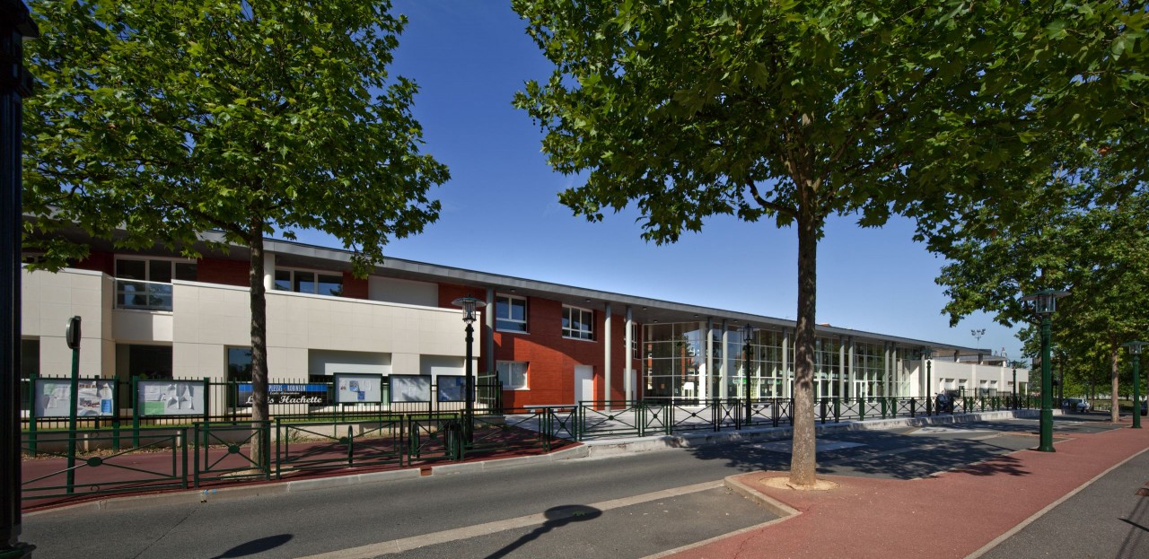 Cité scolaire Louis Hachette, Le Plessis-Robinson