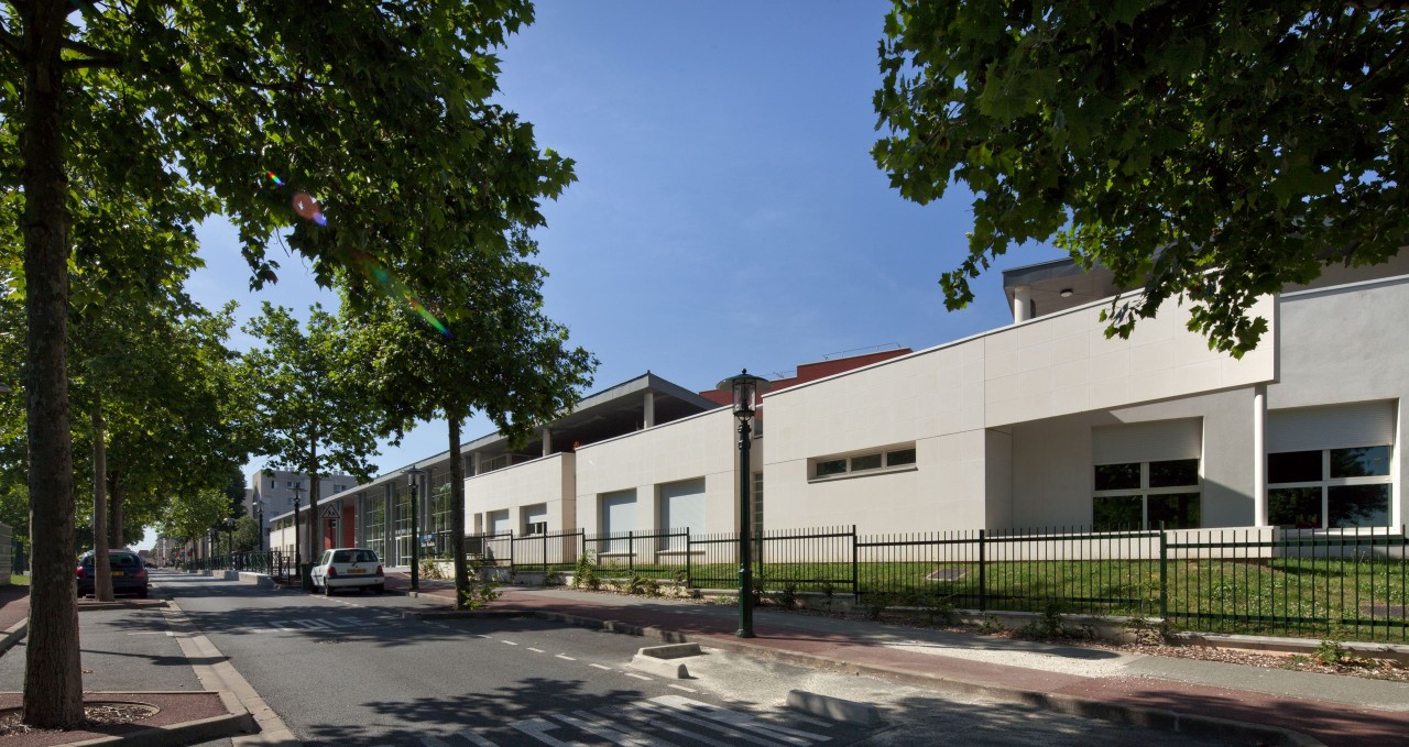 Cité scolaire Louis Hachette, Le Plessis-Robinson